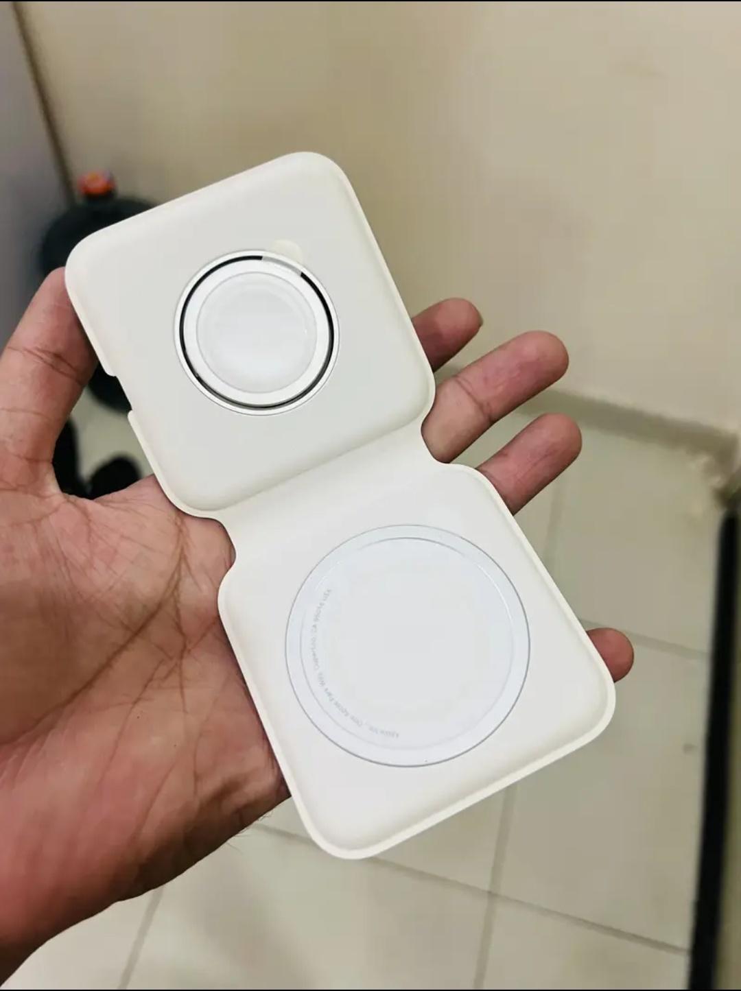 Apple MagSafe Duo Charger