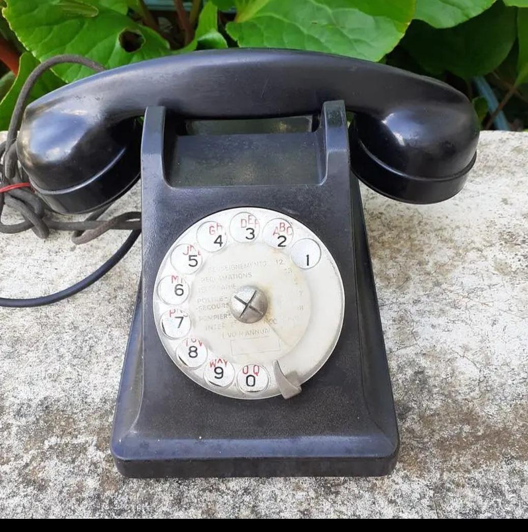 Vintage Paris Black Rotary Dial desk telephone03211697281